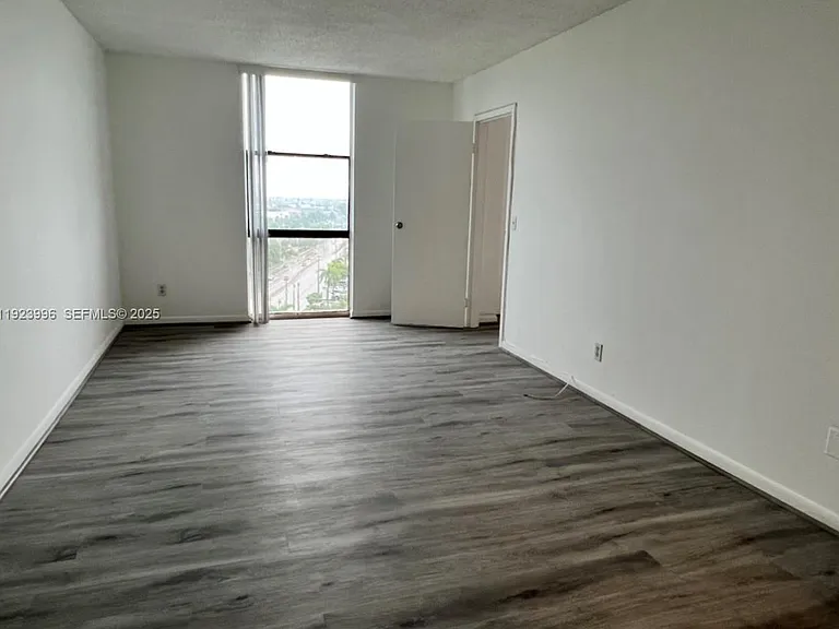 13499 Biscayne Blvd #1205 — Photo 20