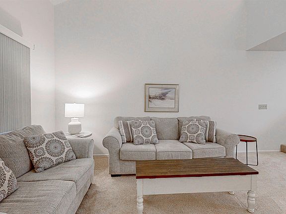 5th image of 47 Village Las Palmas Cir