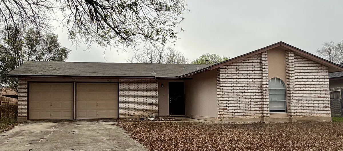 front yard - 10822 Green Brook St