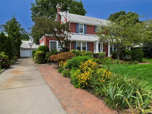 66 S Lewis Place, Rockville Centre, NY 11570