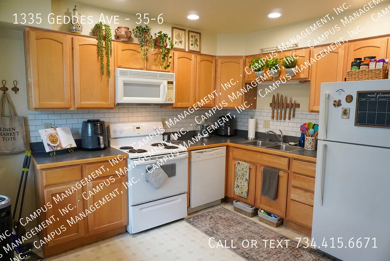 2 bed, $1,795 — Photo 2
