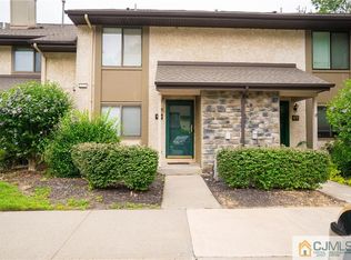 176 Hampshire Dr, Plainsboro, NJ 08536