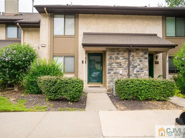 176 Hampshire Dr, Plainsboro, NJ 08536