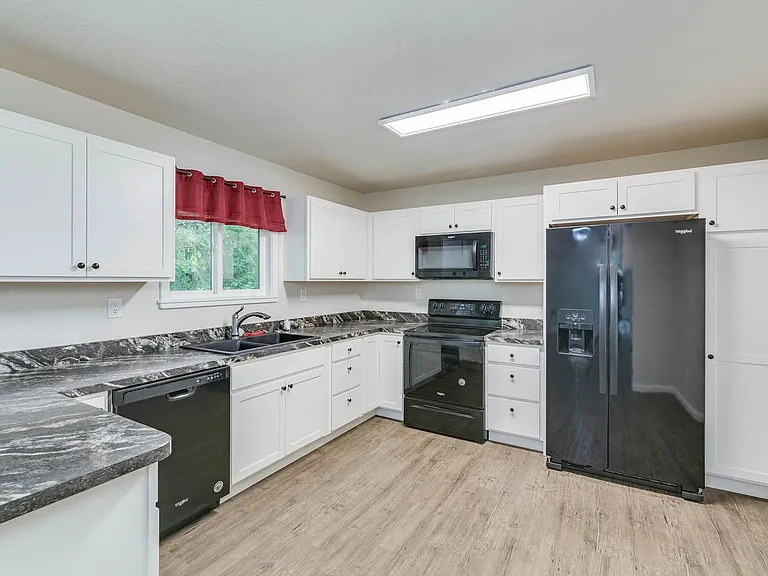 2826 Totem Dr — Photo 4