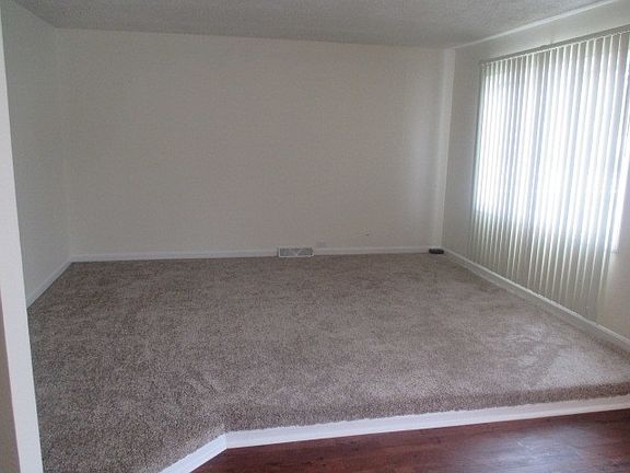 5th image of 14927 S Richmond Ave