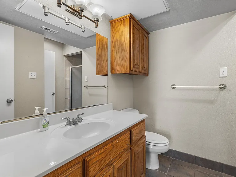 806 W 24th St #326 — Photo 24