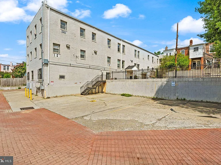 430 Irving St NW #102 — Photo 31
