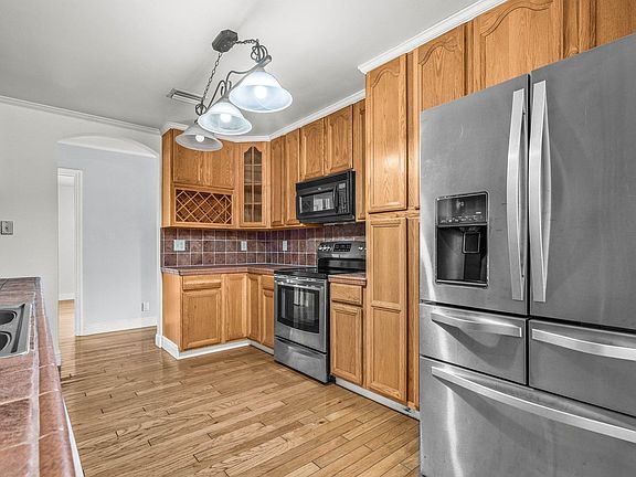 5th image of 1775 SW 8th St