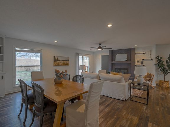 4th image of 104 N Burr Oak Rd