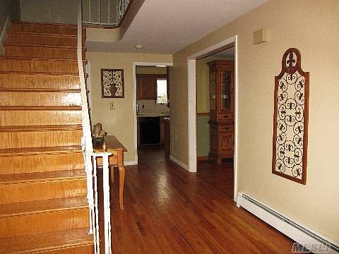 3rd image of 22 Moore St