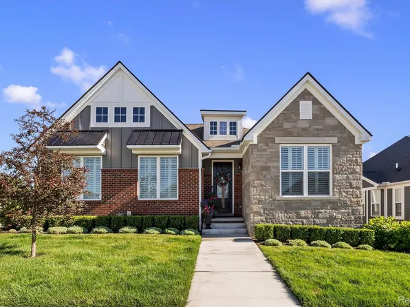 2554 Middleton St, Rochester Hills, MI 48309