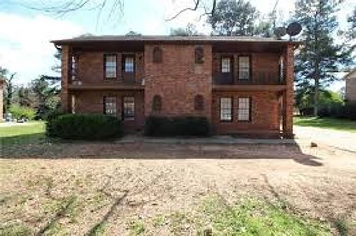 1st image of 2131 Golfview Dr SE