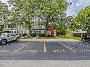 2102 Stanley Ct, Schaumburg, IL 60194