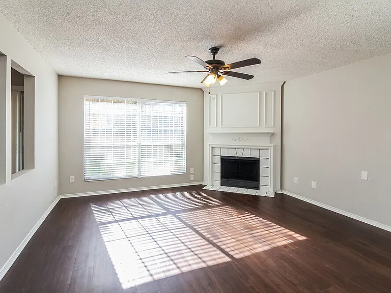 3229 Kathy Ln — Photo 2