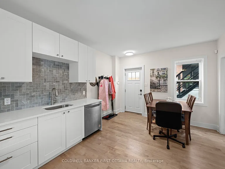 72 Saint Andrew St — Photo 14