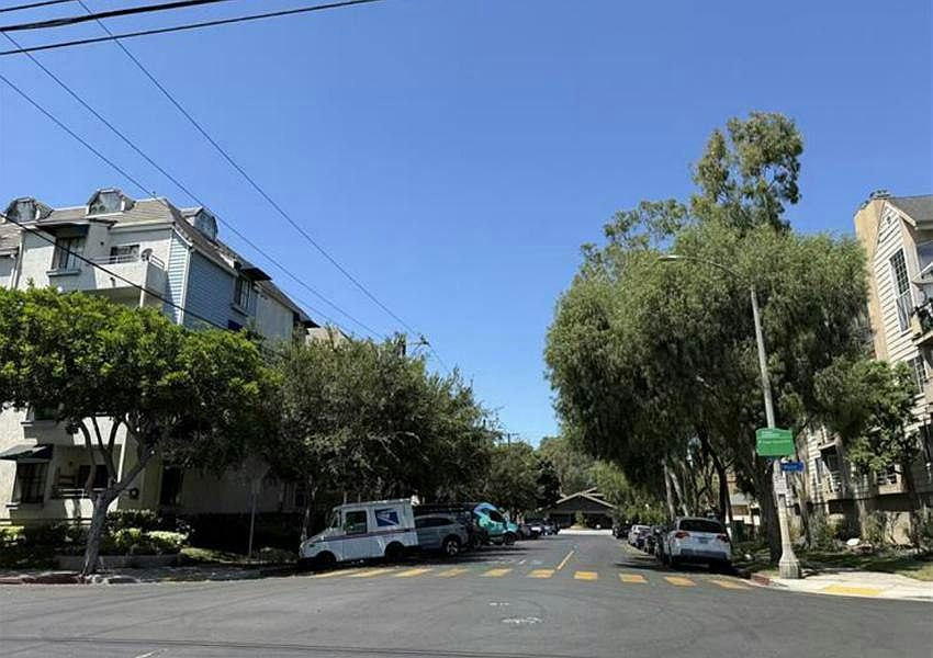 2nd image of 720 W 4th St Unit 110