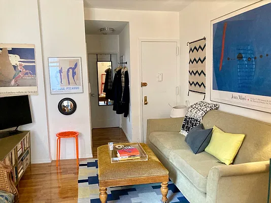 Rented by J PRESTON AND ASSOCIATES INC | media 7