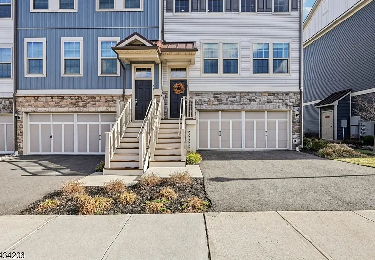 21 Dahlia Dr — Photo 42