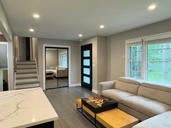 1445 Christmas Ln, Atlanta, GA 30329