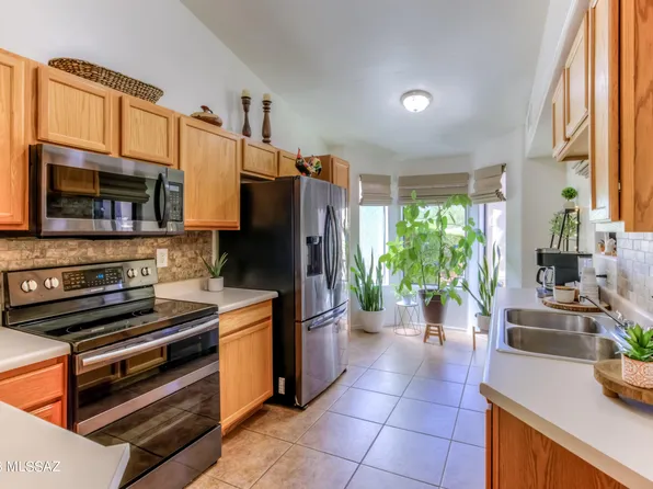 7733 E Roget Dr, Tucson, AZ 85710
