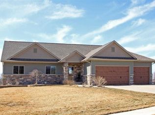 1815 Wenrose Dr NE, North Liberty, IA 52317