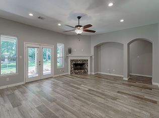 1110 Commons Waterway Dr, Huffman, TX 77336