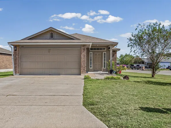 197 Talon Dr, Luling, TX 78648