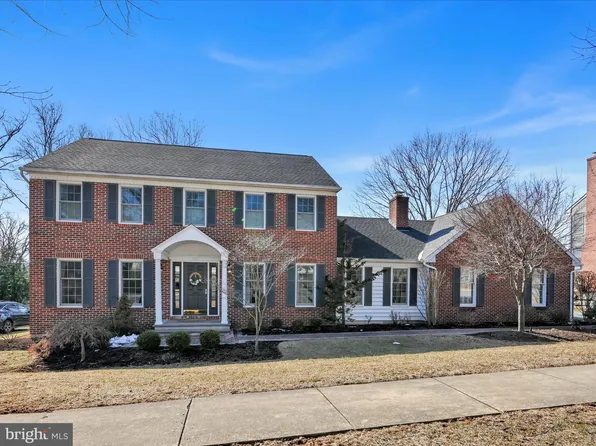 208 Sturbridge Dr, Wyomissing, PA 19610