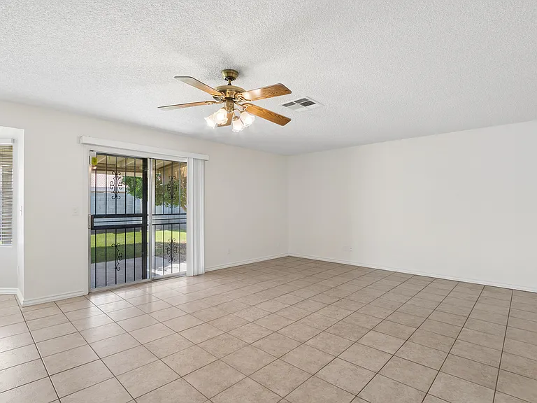 737 W El Prado Rd — Photo 14