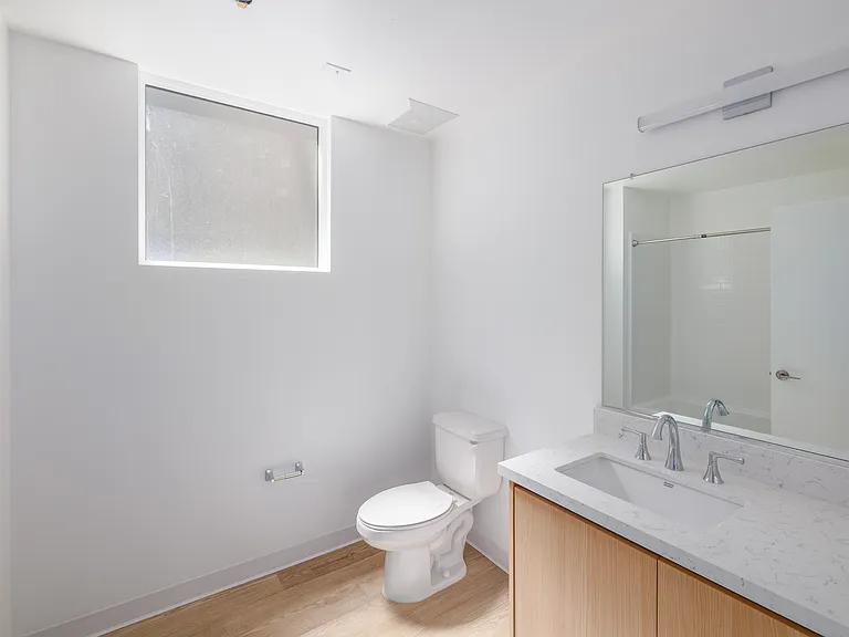 Woodlake Apartments — Photo 6
