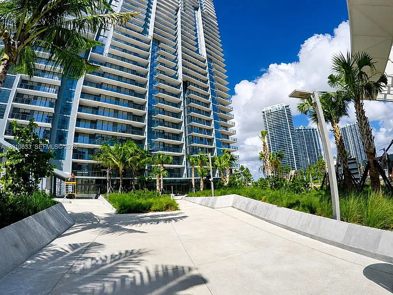 88 SW 7th St #2206 — Photo 34