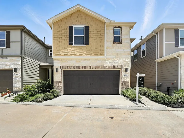 8618 Cedar Plains Ln — Photo 3