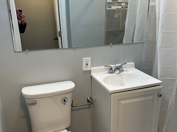 3rd image of 2430 Potterfield Rd E