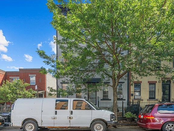 3rd image of 124 Grove Street