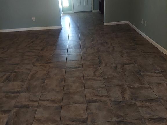 3rd image of 7418 Lone Oak Dr