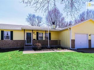 1823 NE McKee Ln, Lees Summit, MO 64086