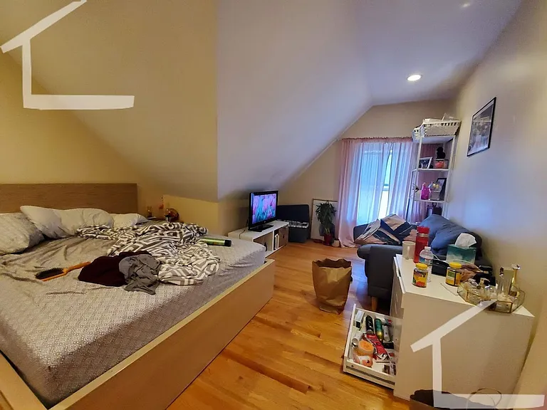 23 Lothrop St #2 — Photo 6