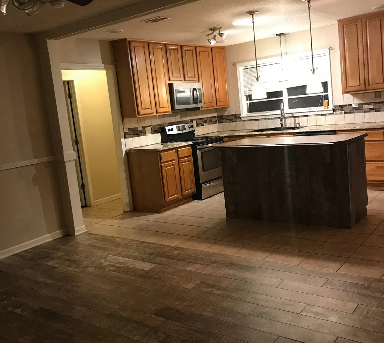 4 bed, 1420 sqft, $1,700 — Photo 2