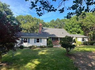 14 Pioneer Cir, Sharon, MA 02067
