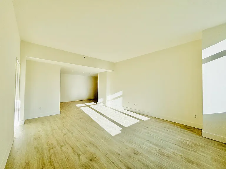 229 W 60th St #3H — Photo 3