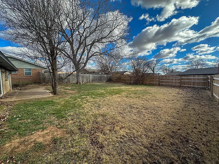 806 SE Brigadoon Way — Photo 16