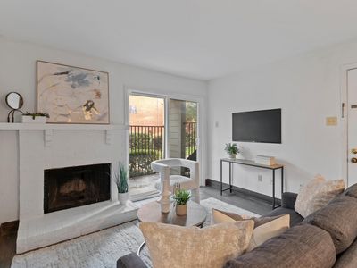 6900 Skillman St APT 406, Dallas, TX, 75231