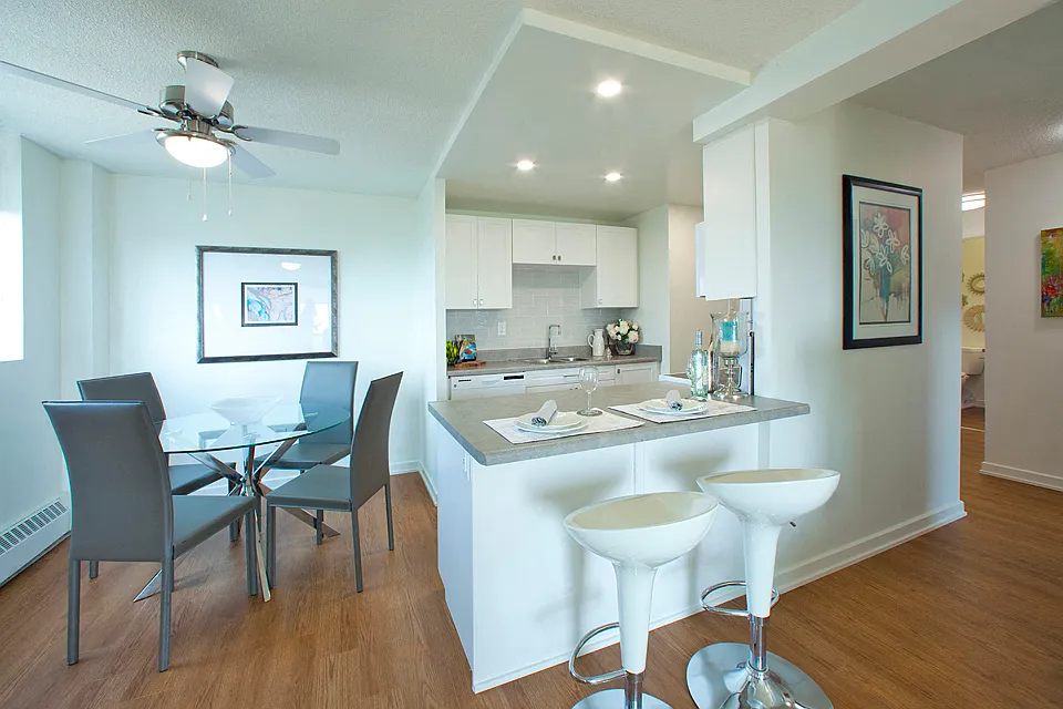 Concorde Apartments — Photo 4