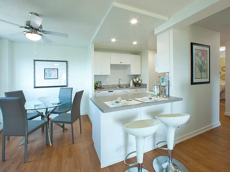 981 Gulf Pl — Photo 4