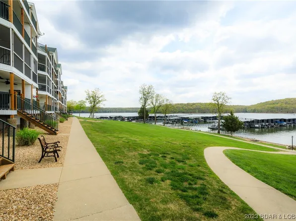 72 Park Pool Dr #2A, Kaiser, MO 65047