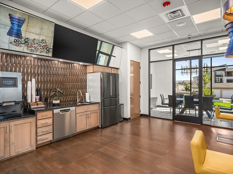 Rivers Edge Apartments — Photo 22