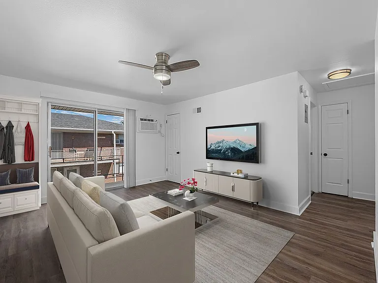 Native and Sienna Apartments — Photo 24