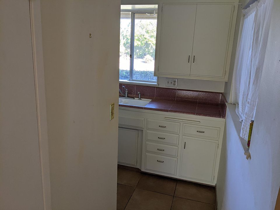1st image of 1541 La Fiesta Dr