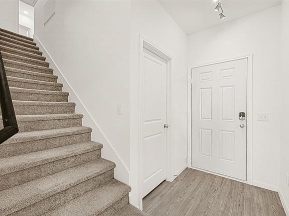 3rd image of 318 Maple Bark Trl