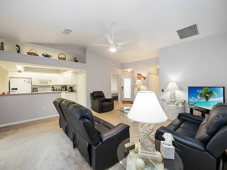 107 Cottage Pl — Photo 8